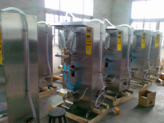 220V/380V Spanning 2200zakjes/uur Waterzakjesmachine voor sapverpakkingen