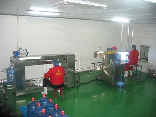 Automatische kwaliteit Automatische 450b/h 5 Gallon Water Productie Lijn voor Water 3500 KG Capaciteit