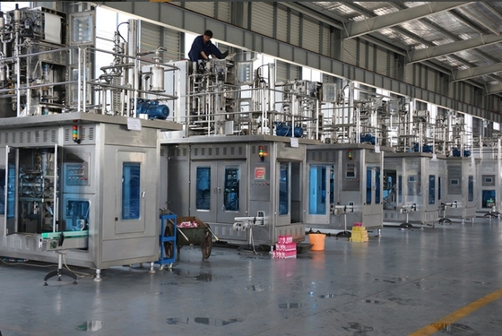 nauwkeurigheid Volledig automatische 6000 karton/uur kartonnen verpakkingsmachine voor melk en sap