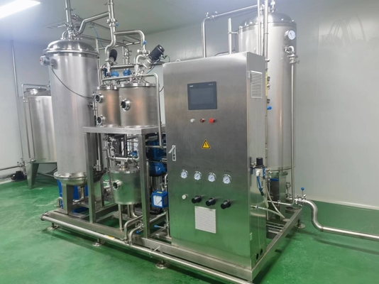 Mixer voor de verwerking van koolzuurhoudende dranken voor de productie en het mengen van frisdranken