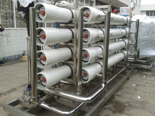 1250 kg Roestvrij staal 304 Grootschalige 5000L/H Skid gemonteerd RO waterzuiveringssysteem