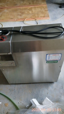 75 kg Voedingsmiddelen Sanitaire roestvrij staal 4 rol suikerriet sapmachine voor sapopbrengst