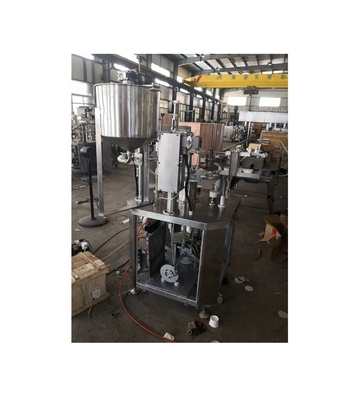 Fles- en kegelvulmachine voor de productie van room kegels in winkels voor voedingsmiddelen en dranken
