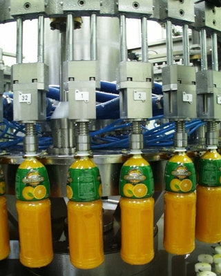 Een revolutionaire fabriek voor de productie van sap met een smaak van papaja voor de productie van dranken