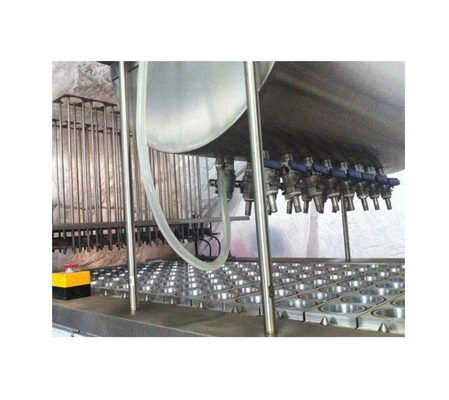 Automatische pneumatisch aangedreven yoghurt ijsbeker vul- en afdichtmachine