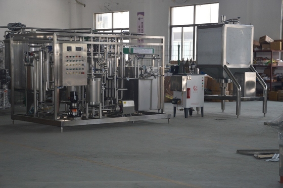 Compact ontwerp 8000 kg industriële mini schaal 200L/h smaakmatig ijs verwerkingslijn