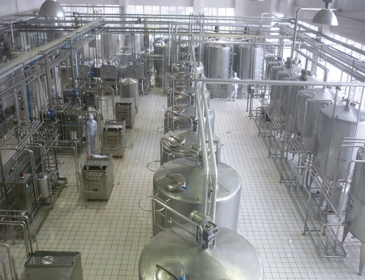 3000c/h Volledig automatische amandelmelkverwerkingsinstallatie met 250 ml en 330 ml tinpakket