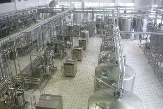 3000c/h Volledig automatische amandelmelkverwerkingsinstallatie met 250 ml en 330 ml tinpakket