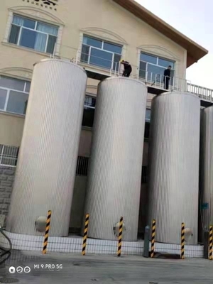 Hygiënische opslagnormen Koudgevulde silo's met roermachine en niveau-indicatormeter
