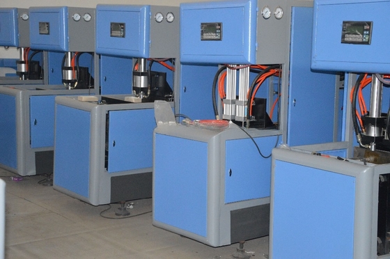 Automatische flesblaasmachine met 35kN klemkracht en max.fleshoogte 380 mm