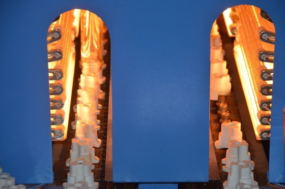 Automatische flesblaasmachine met 35kN klemkracht en max.fleshoogte 380 mm