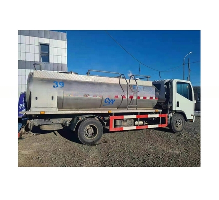 Tankwagens met een groot volume van 1000 tot 80000 liter melk voor het vervoer over lange afstanden in de zuivelindustrie