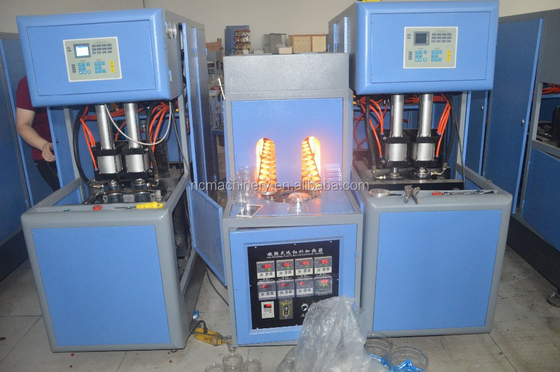 Geavanceerde semi-automatische ronde vorm plastic flessen maken machine Volume grootte 0.1-2L PLC MITSUBISHI