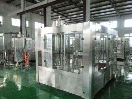 Industriële 32-32-8 Flessenwater Spoelen Vulling Capping Machine Geautomatiseerde productie
