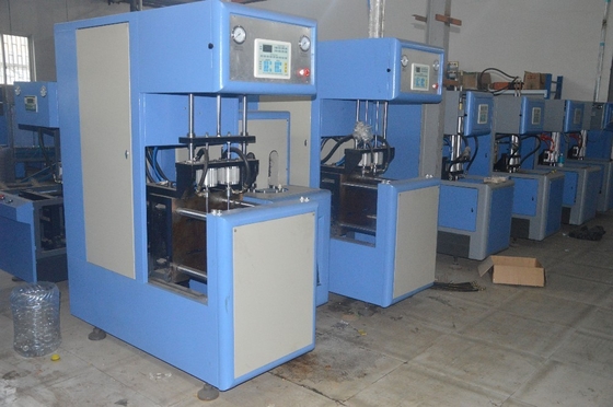 Stretch Blow Moulding Type HZ880 PET Flask Blow Moulding Machine voor het verwerken van kunststof