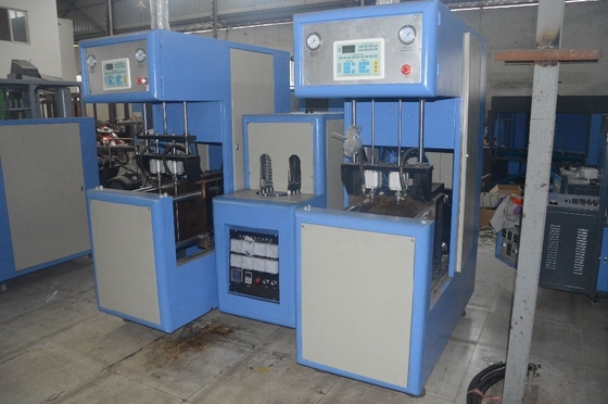 Stretch Blow Moulding Type HZ880 PET Flask Blow Moulding Machine voor het verwerken van kunststof