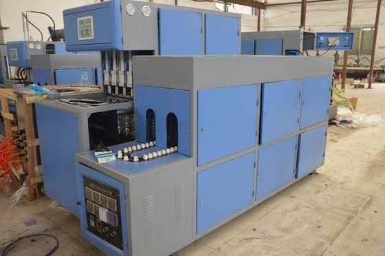 18kW krachtige semi-automatische 4 holtes PET flessen blaasmachine binnen 2022