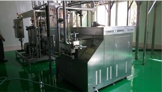 Voedingsmiddelen en dranken 1500L/h Homogenisator met drie zuigers voor melkverwerkingslijn