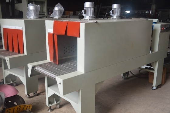 Semi-automatische drankverpakkingsmachine 2800*750*1550mm voor mineraalwaterflessen