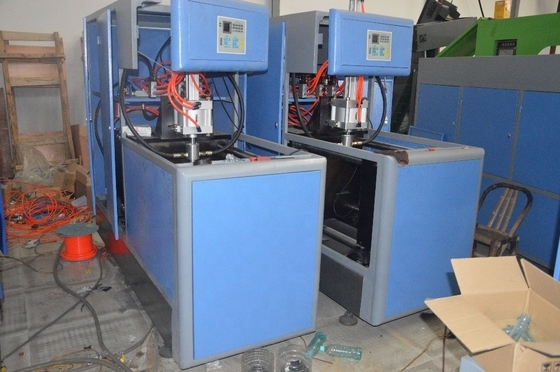 18 kW krachtige semi-automatische 5 liter flessen blaasmachine voor de productie van grote flessen