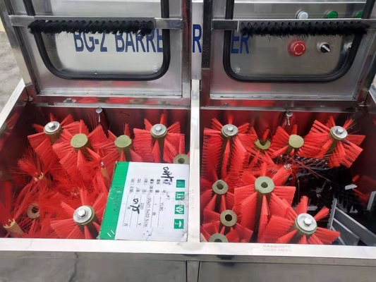 100% Vulling nauwkeurigheid Semi-automatische 5 liter fles binnen spoelen en buiten borstelmachine voor flessen