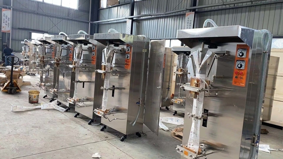 Plastic verpakkingen 2200 zakken/uur koyo vloeistofverpakkingsmachine met onderdelen