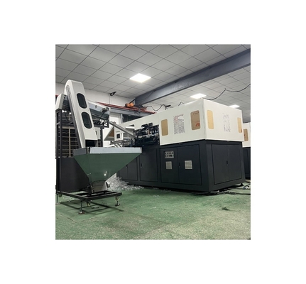 Automatische 9000bph PET-flessenblaasmachine voor consistente productie en 40kW vermogen