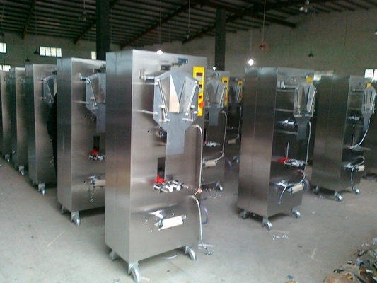 Volledig automatische werking 3000b/h Sachet watervulmachines en -dichtmachines voor sap