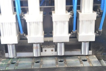 470mm Max.Fleshoogte Semi Auto 4 holtes PET fles Stretch Blow Molding Machine