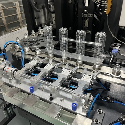 2800KG Full Auto 4 holte servomotor Plastic flessen Stretch blazen gietmachine voor koolzuurhoudende dranken Productielijn