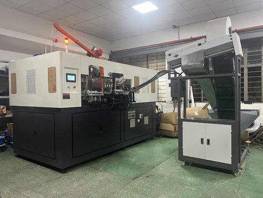 2800KG Full Auto 4 holte servomotor Plastic flessen Stretch blazen gietmachine voor koolzuurhoudende dranken Productielijn