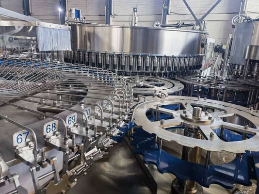 72 Hoofden Vloeibare dranken productie lijn vulmachine voor gladde en nauwkeurige vul