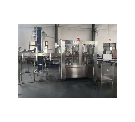 Gemakkelijk te bedienen 1000ml PET-flessen Glasflessen Flessenmachine met 2500*1500*2300mm Grootte