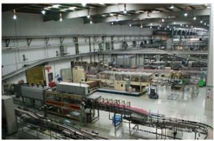 Productielijn voor het vullen van koolzuurhoudende dranken Automatische flessenvulmachine, petfles