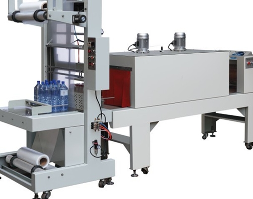 Semi-automatische verpakkingsmachine voor het verpakken van flessen